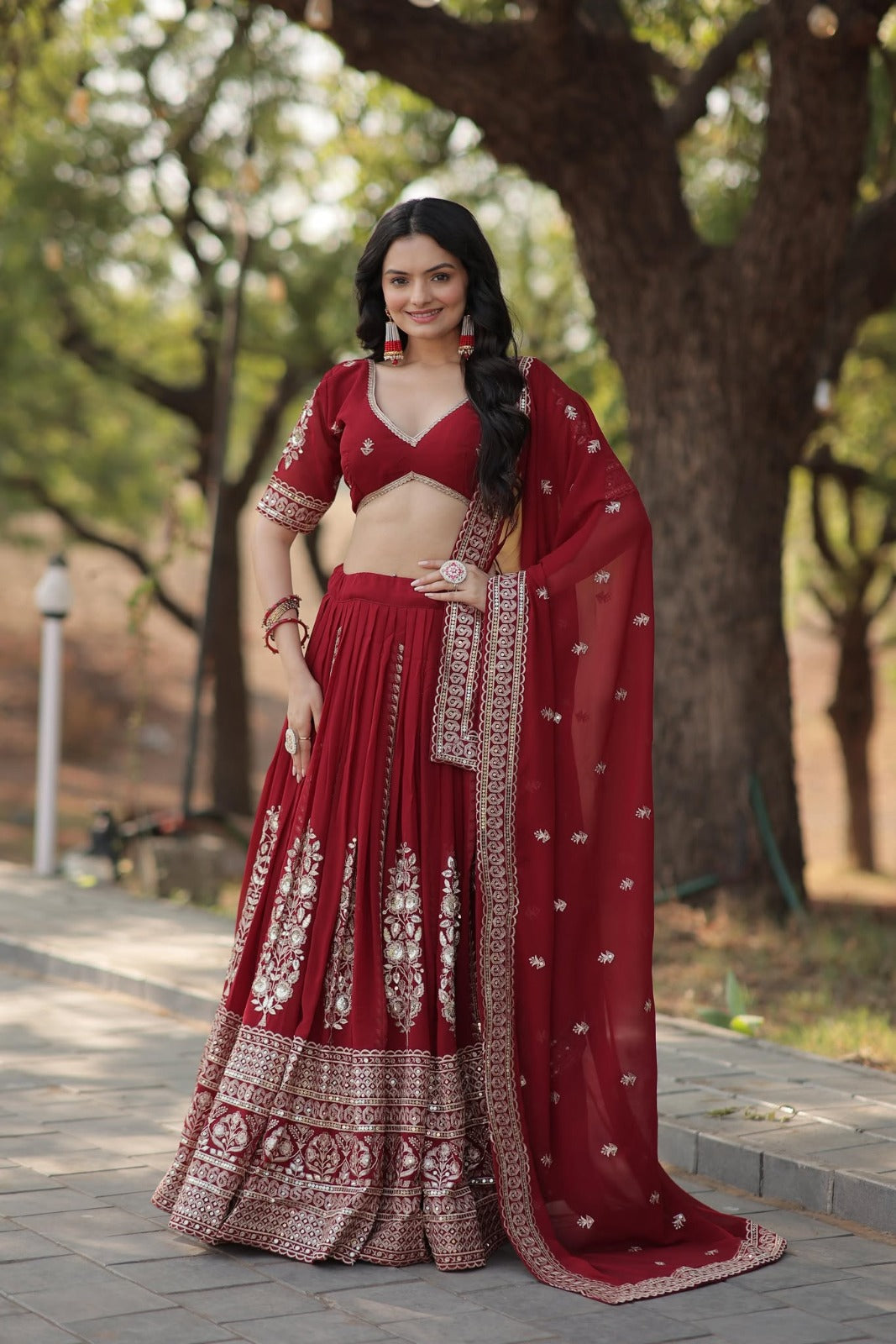 Lehenga tendance en Georgette bordeaux brodé