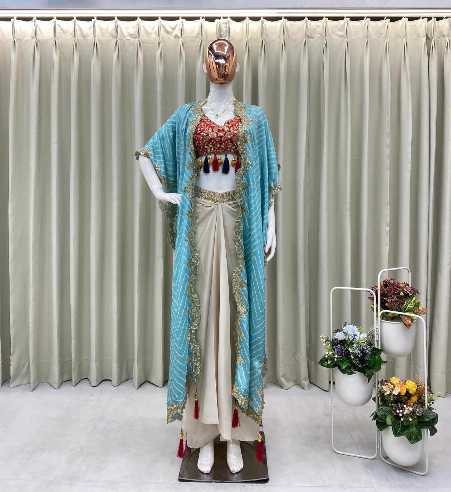 Lehenga soie Monobloc avec broderie et Latkan