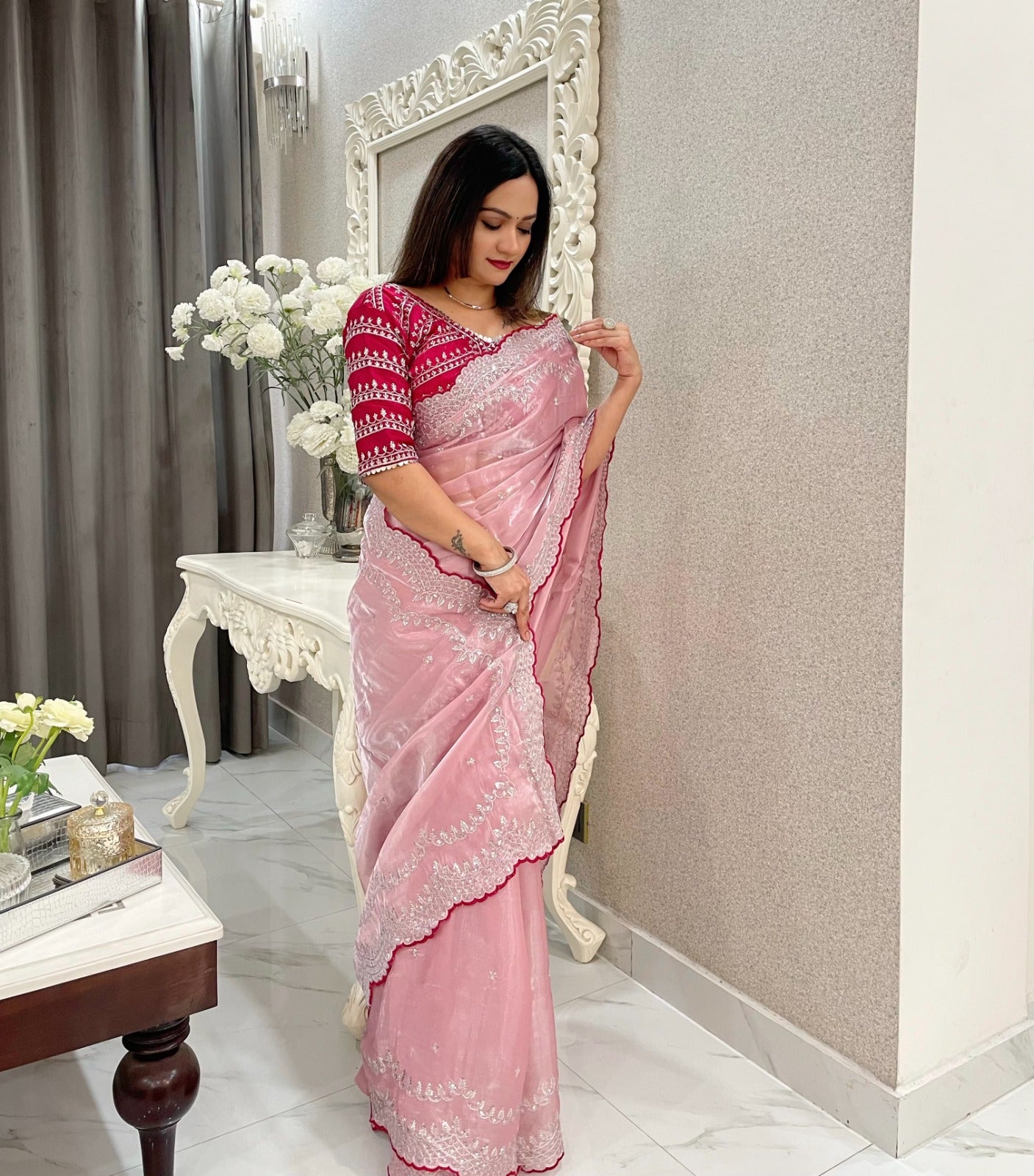 Sari en pur satin Zimmy Choo