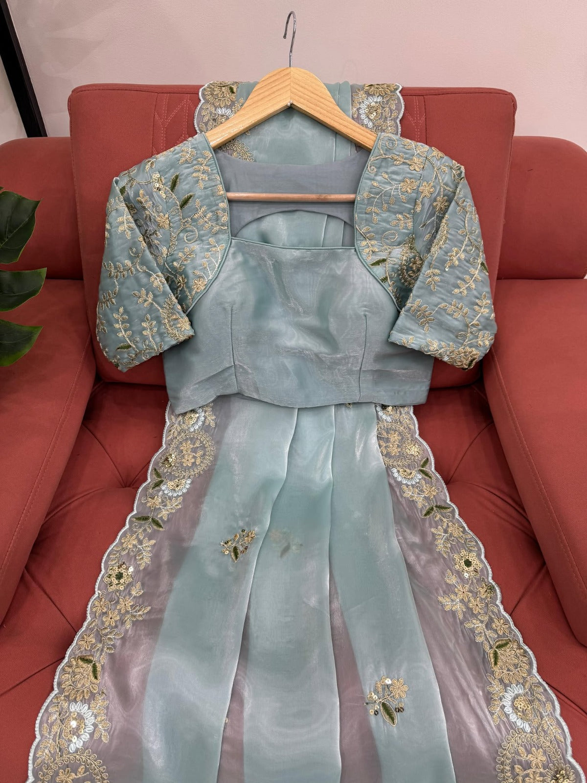 sari de créateur confectionné en tissu Zimmy Chu