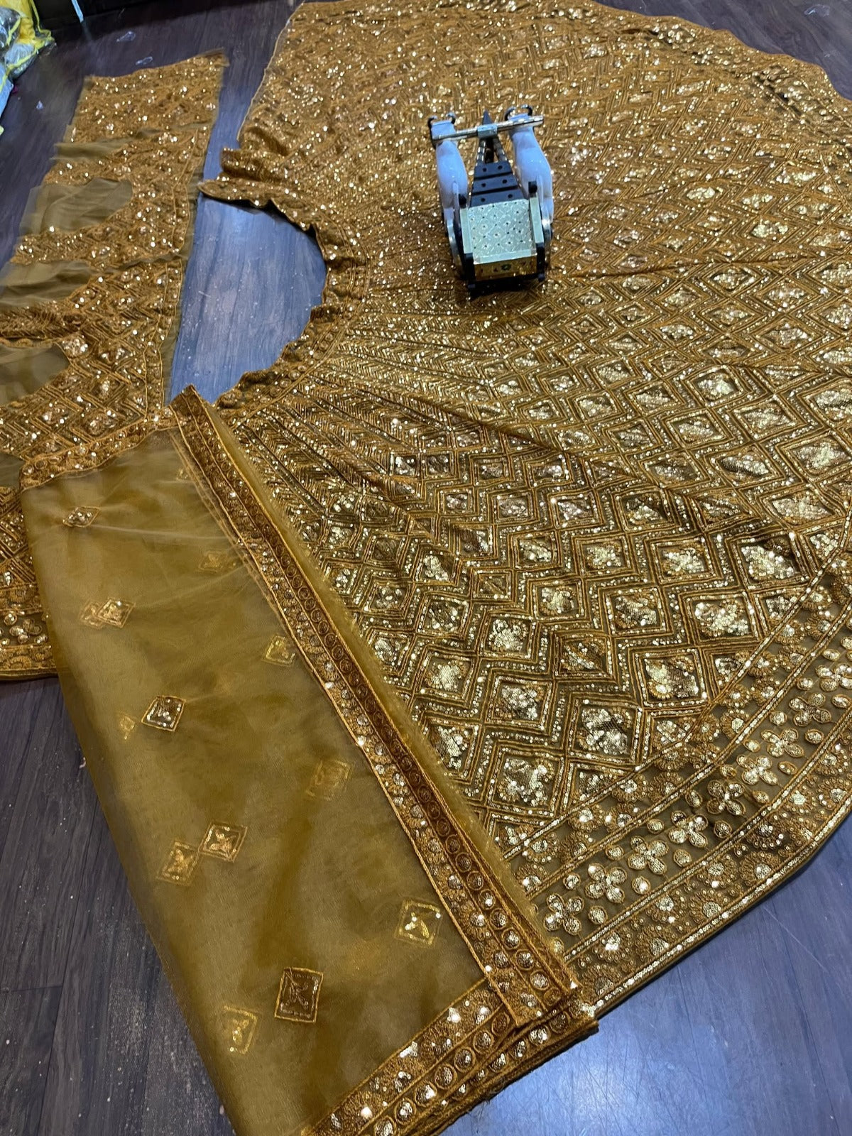 Lehenga en broderie de paillettes