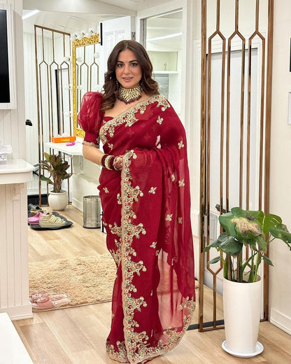 Sari brodé en georgette incontournable
