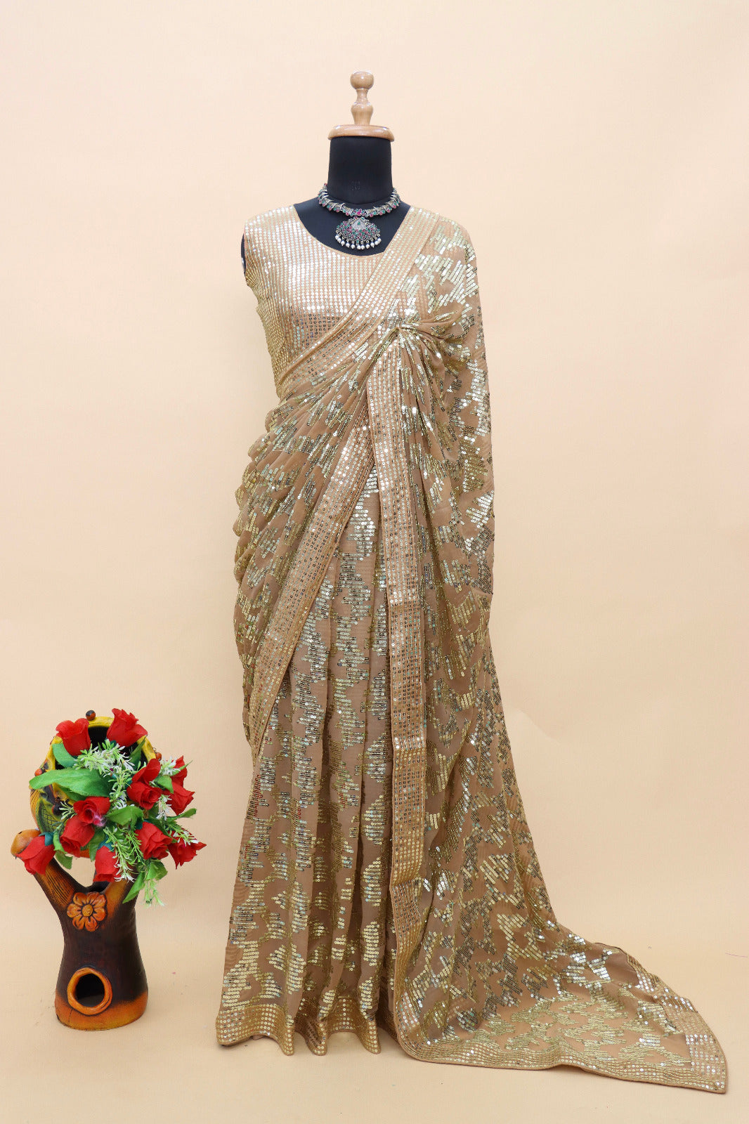 Sari de créateur avec broderie