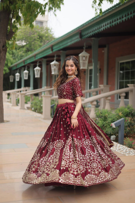 Lehenga en soie Rangoli avec paillettes