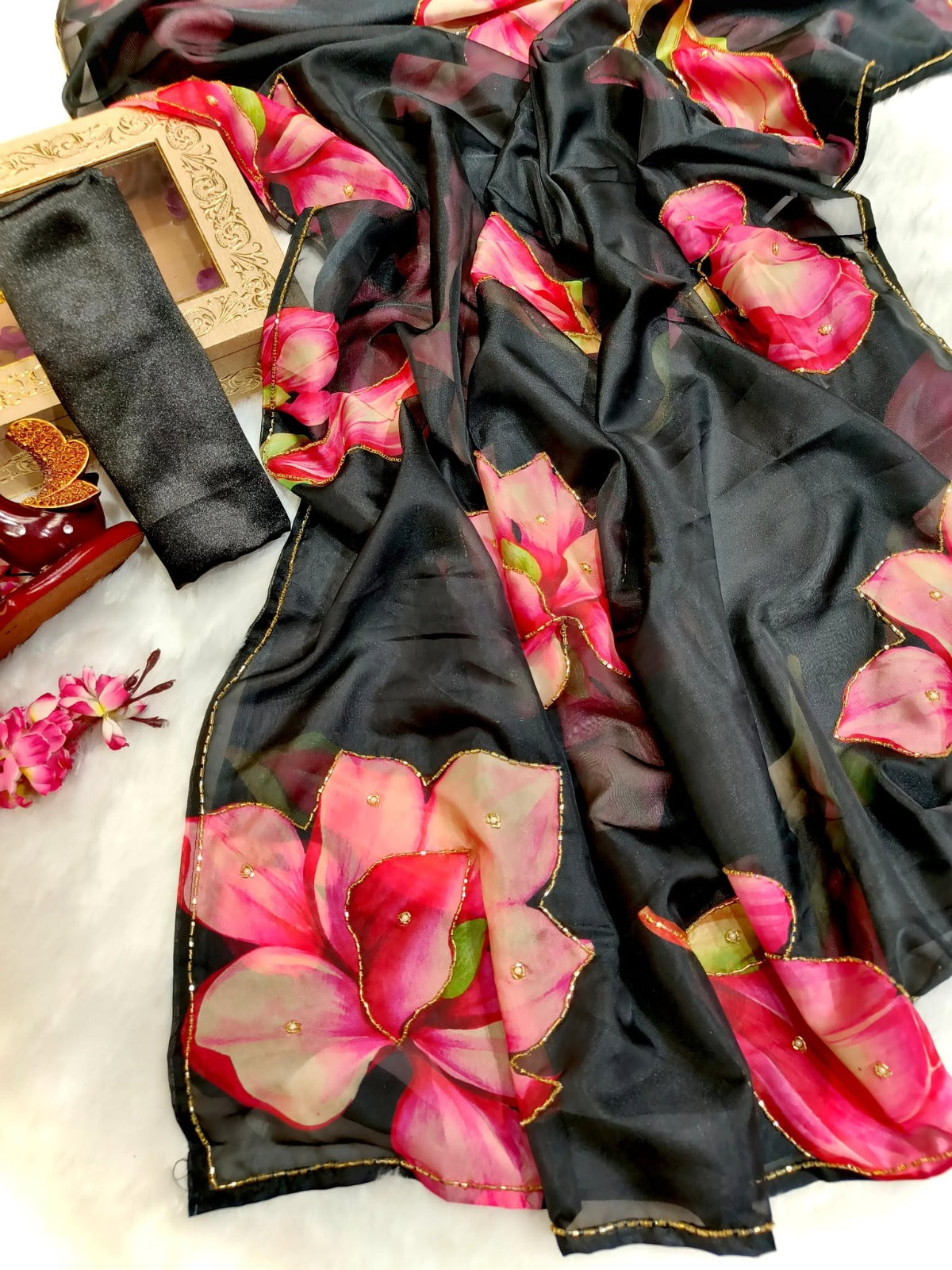 Sari floral fait à la main