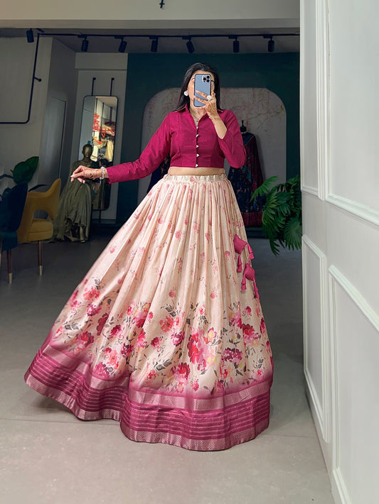 Lehenga en soie Dola