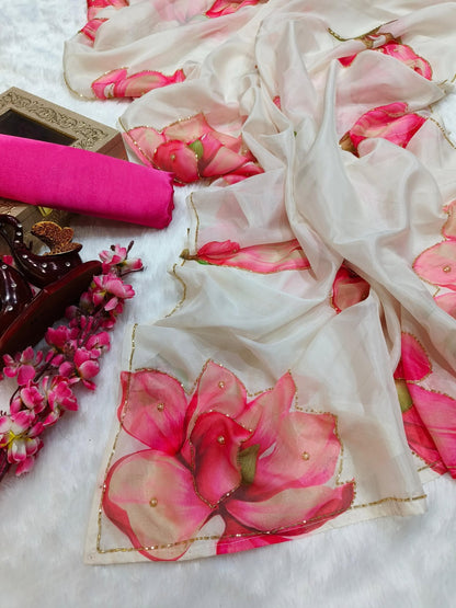 Sari floral fait à la main