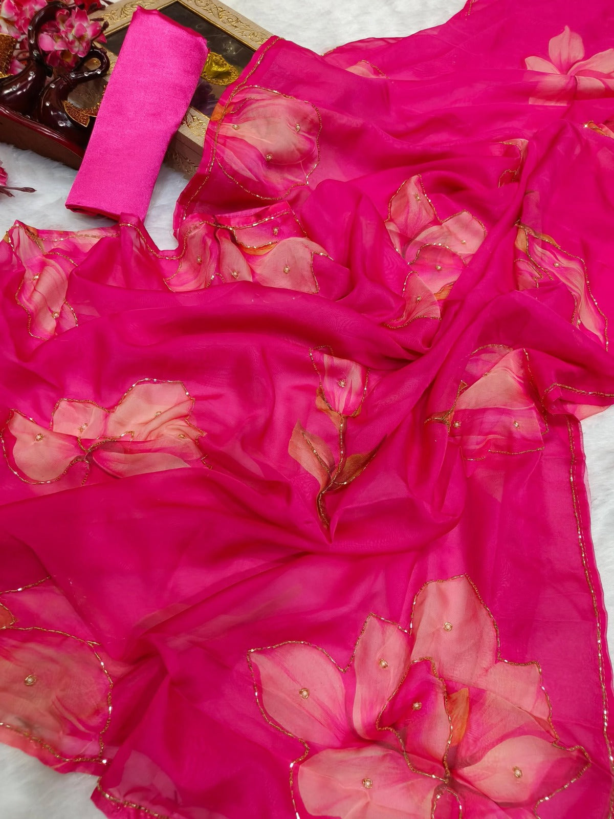 Sari floral fait à la main