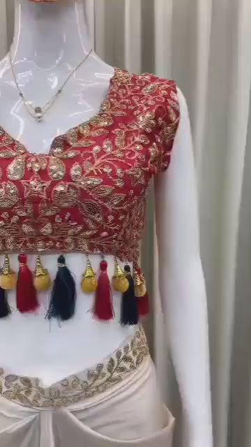 Lehenga soie Monobloc avec broderie et Latkan
